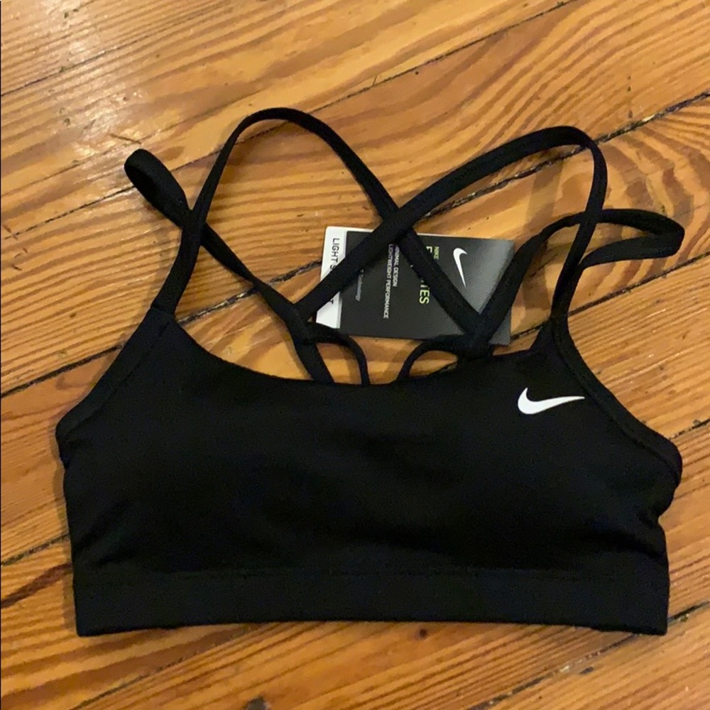 Nike XS sports bra. BRAND NEW! NEVER WORN!